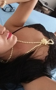 Bonjour belle brune a Paris